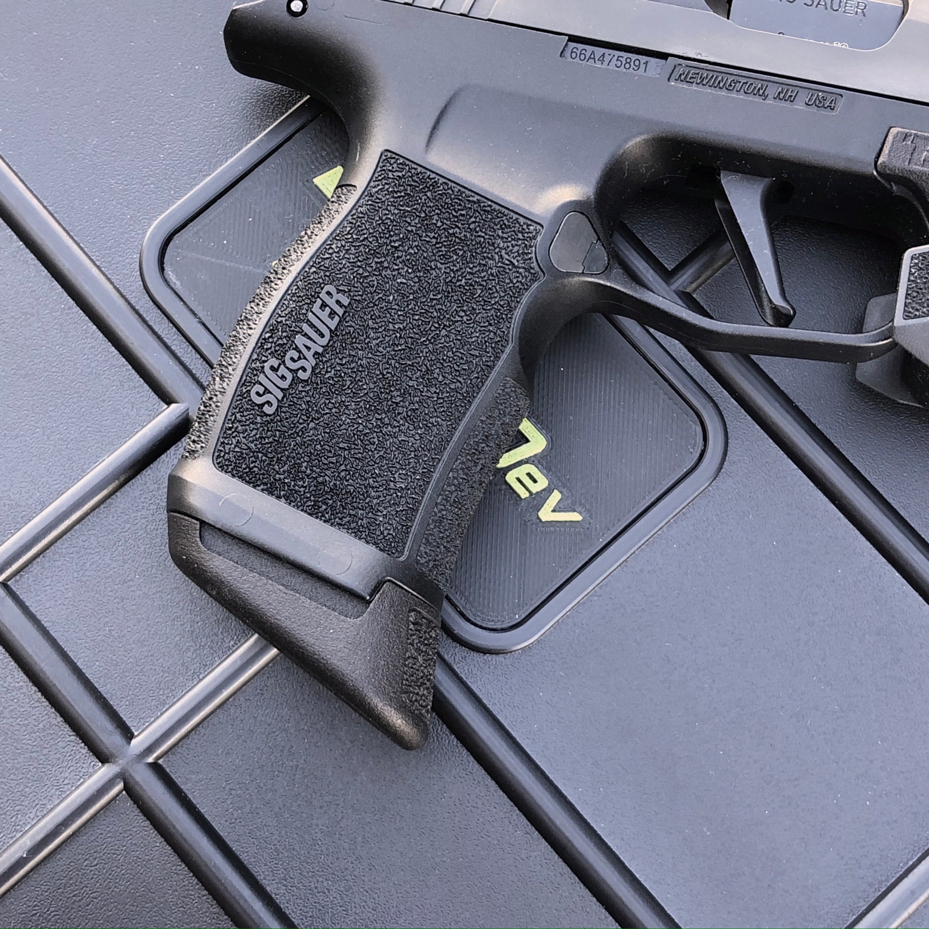 Large Pro Ledge for SIG P365 XL 12 Round Mag